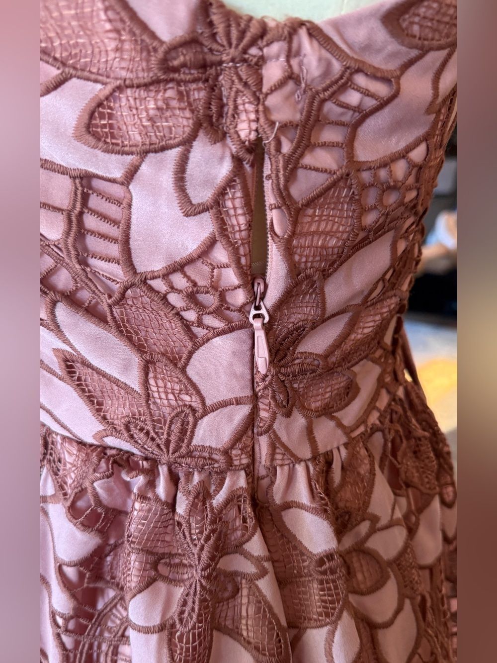 NEW New York & Company Dusty Rose Floral Lace Midi Dress sz SM - Picture 6 of 10